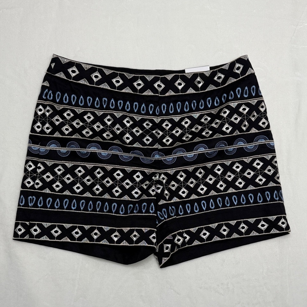 White House Black Market Women’s The 5” Shorts- Embroidered-Size 6